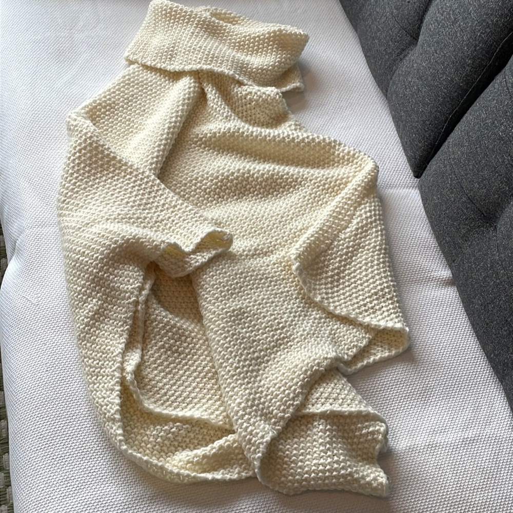 Gorgeous cream poncho by Cocogio. Made in Italy.